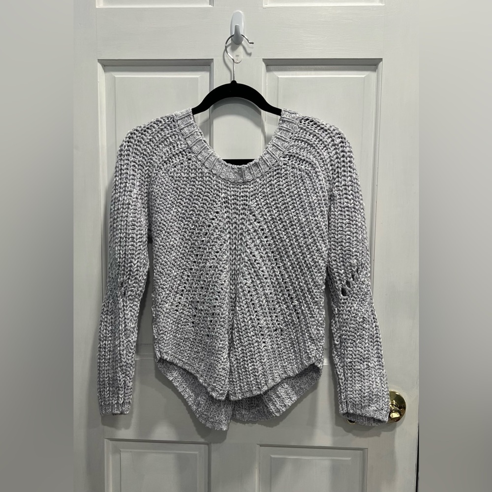 J.O.A / JOA Light Gray Open Knit Uneven Hi Low Hem Sweater SIZE SMALL Pre Loved
